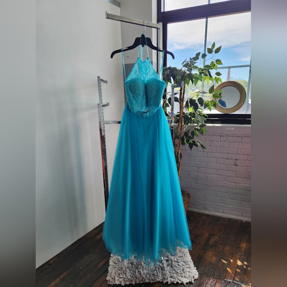 Elegant Turquoise Halter 2-Piece Gown